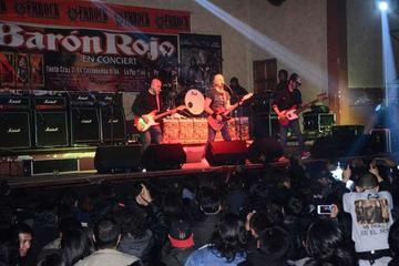La banda inundó de rock el Coliseo Universitario.