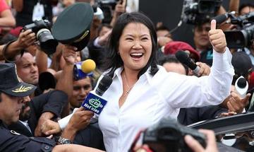 La candidata presidencial peruana por el partido Fuerza Popular, Keiko Fujimori, celebra su triunfo.