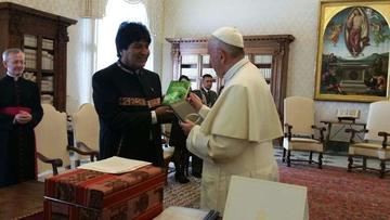 Evo Morales y el máximo representante de la Iglesia católica .