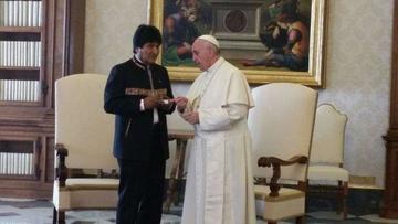Evo pide al Papa Francisco la canonización de Luis Espinal