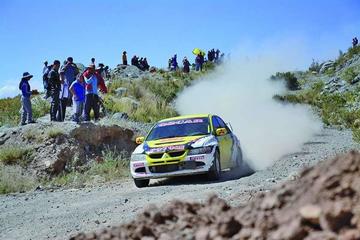 El piloto potosino Oscar Vásquez, durante la competencia al mando de su