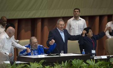Raúl Castro confirma que el año 2018 dejará el poder en Cuba