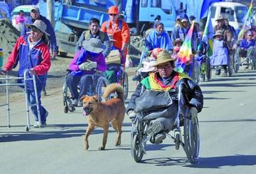 El sector se moviliza por una renta mensual de 500 Bolivianos.