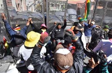 Según la dirigencia del sector pidieron a los efectivos que les permitan el paso y se negaron y ahí comenzó la