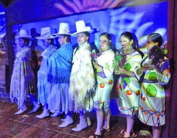 Las bailarinas del ballet Cima de Plata.