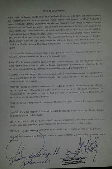 El documento de acuerdo del Comité Cívico y las autoridades. Foto: Gentileza