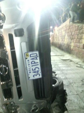 Así quedó el vehículo que pertencería a la Policía en Potosí. Foto: Gentileza