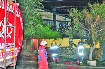 Defensores envían apoyo por segundo incendio en casa de Villena