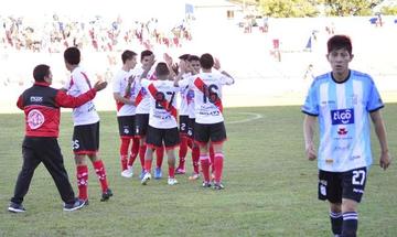Los jugadores de Nacional celebran el triunfo.