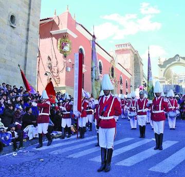 Rinden homenaje a la Vieja Casona