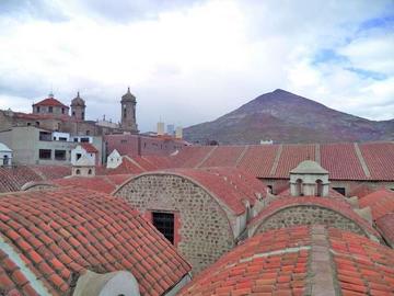 Marchan por el Cerro  y la Casa  de Moneda