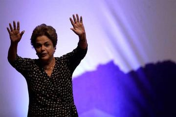 La presidenta brasileña participa en una conferencia sobre políticas para las mujeres.