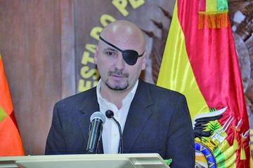 La oposición dijo de que David Tezanos se convertirá en un defensor funcional a los intereses del Gobierno.