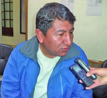 Chilenos también se llevan el agua del manantial de Sacaya