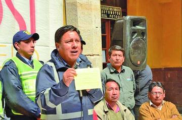 Alcalde da dos semanas para taxistas se inscriban