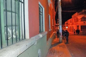 La Policía evito que existan más destrozos.