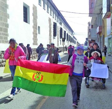 Discapacitados inician acciones de protesta en Potosí