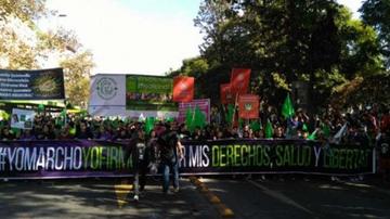 Marcha pide cambiar política de la marihuana en Chile