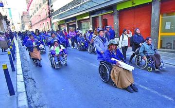 Tras la liberación protagonizaron una marcha por el centro paceño.