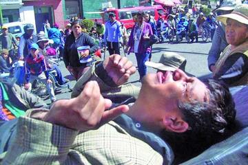 Las sector social se encuentra movilizado en todo el país por un bono mensual de 500 Bolivianos.