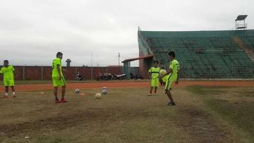 Petrolero visita a la U por el indirecto 
