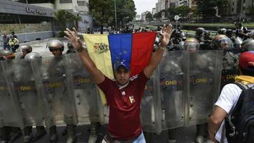 Oposición en Venezuela alista presión para revocar a Maduro