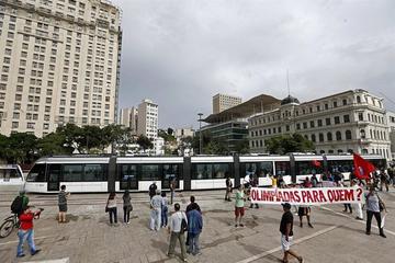 Río inaugura tranvía a meses de los Juegos
