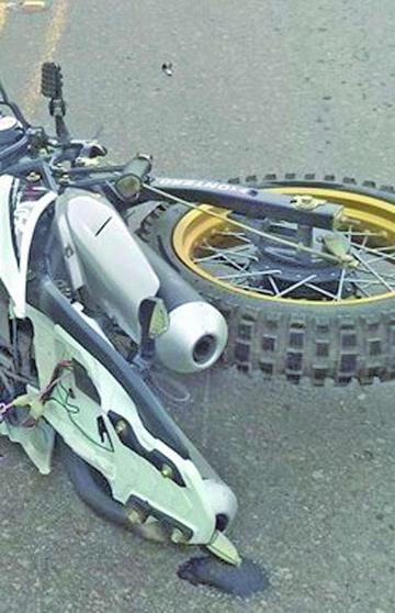 Colisión de un vehículo y motocicleta  causa herido