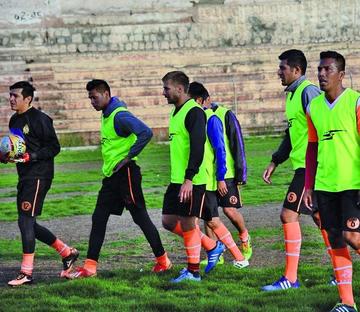 Eder Jordán, Centurión y Soliz seguirán en el equipo 