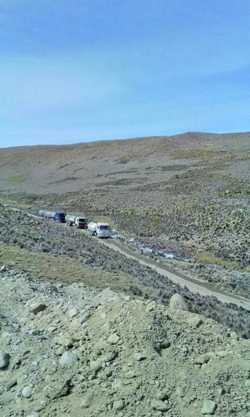Graficas que muestran el transporte del agua de río en cisternas.