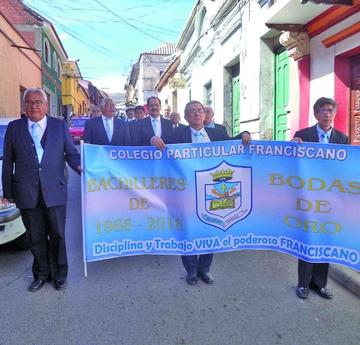 Los exalumnos de la promoción bodas de oro.