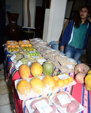 Los productos frutícolas se mostraron ayer.