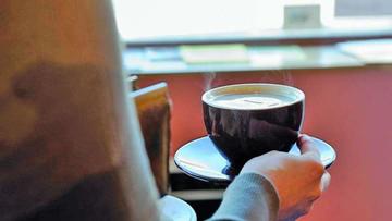 OMS alerta que ingerir bebidas muy calientes puede dar cáncer