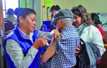 Se coordina con los nueve Servicios Departamentales de Salud para trabajar activamente en la campaña.