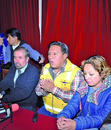 El alcalde Cervantes en la conferencia de ayer.