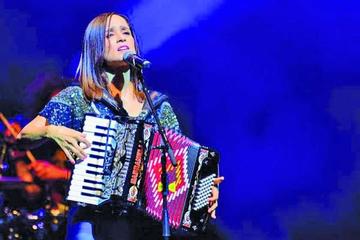Julieta Venegas agradece a Bolivia el recibimiento de un país que le encantó