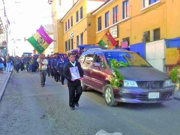 Los restos del exalcalde Zenón Gutiérrez fueron inhumados 