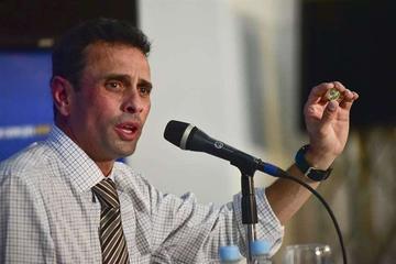 Para Capriles, Maduro retrasa el revocatorio
