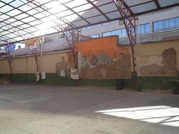 La pared de la escuela donde se hará la pintura.