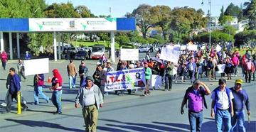 Por segundo día, ayer el sector en Sucre marcharon y bloquearon las calles.
