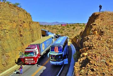 Transportistas ratifican bloqueo y afirman no temerle a la cárcel