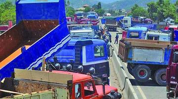 El transporte pesado confirma el paro y los bloqueos para el lunes