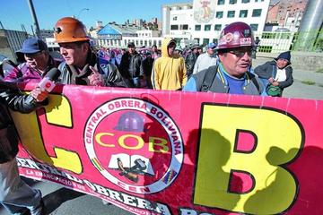 El máximo dirigente del ente matriz de los trabajadores, Guido Mitma.