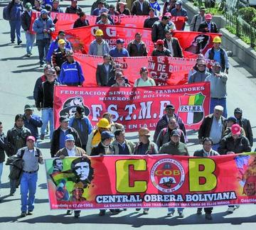 Exigen la recontratación de 180 obreros de Enatex.