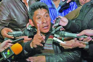 Circulan avisos con pliego de cargo contra Pedro Montes