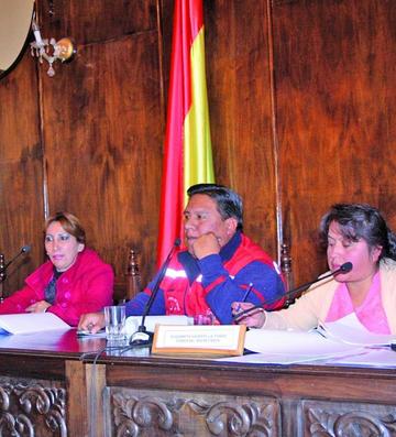 La intervención del alcalde Cervantes.