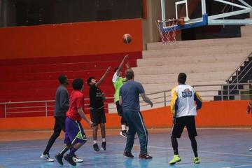 Los jugadores del plantel potosino durante su última práctica en el coliseo.