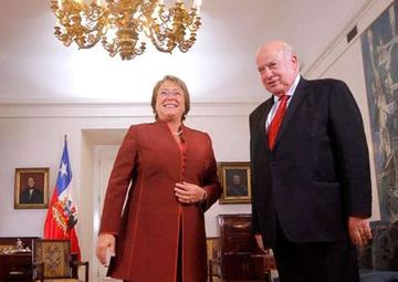La presidenta del vecino país, Michelle Bachelet, y el agente chileno ante La Haya, José Miguel Insulza.