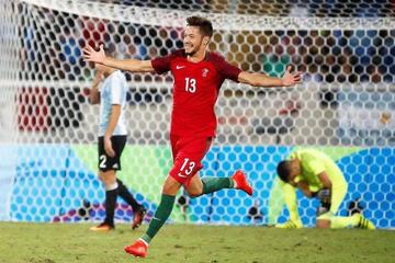 Portugal vence en el inicio a Argentina
