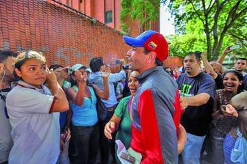 Oposición venezolana pide fijar la fecha para revocatorio de Maduro